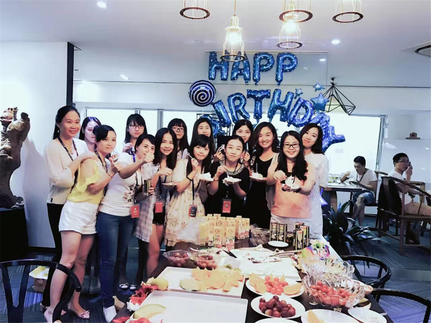 秋意浓,艺鸿情更浓——家人生日会如期举行(图7) 秋意浓,艺鸿情更浓——家人生日会如期举行(图7)