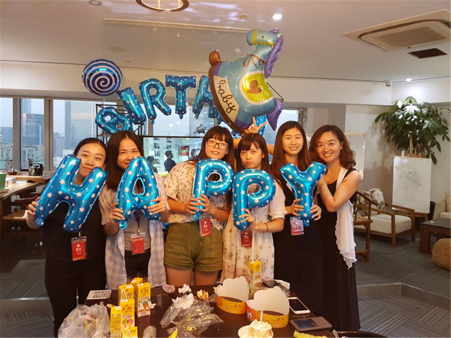 秋意浓,艺鸿情更浓——家人生日会如期举行(图8) 秋意浓,艺鸿情更浓——家人生日会如期举行(图8)