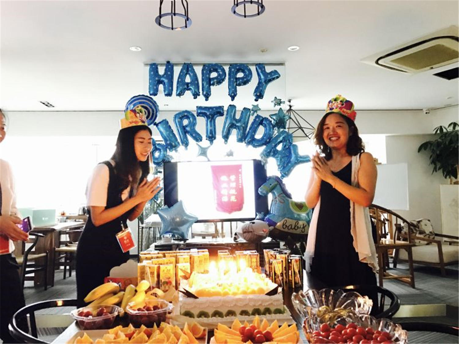 秋意浓,艺鸿情更浓——家人生日会如期举行(图9) 秋意浓,艺鸿情更浓——家人生日会如期举行(图9)