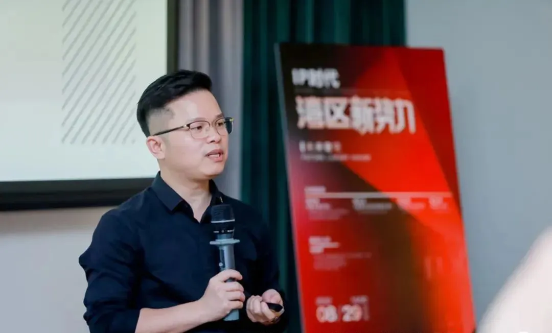 艺鸿实景 | 1300㎡独栋别墅,典雅大气,品味非凡人生格调!(图28) 艺鸿实景 | 1300㎡独栋别墅,典雅大气,品味非凡人生格调!(图28)