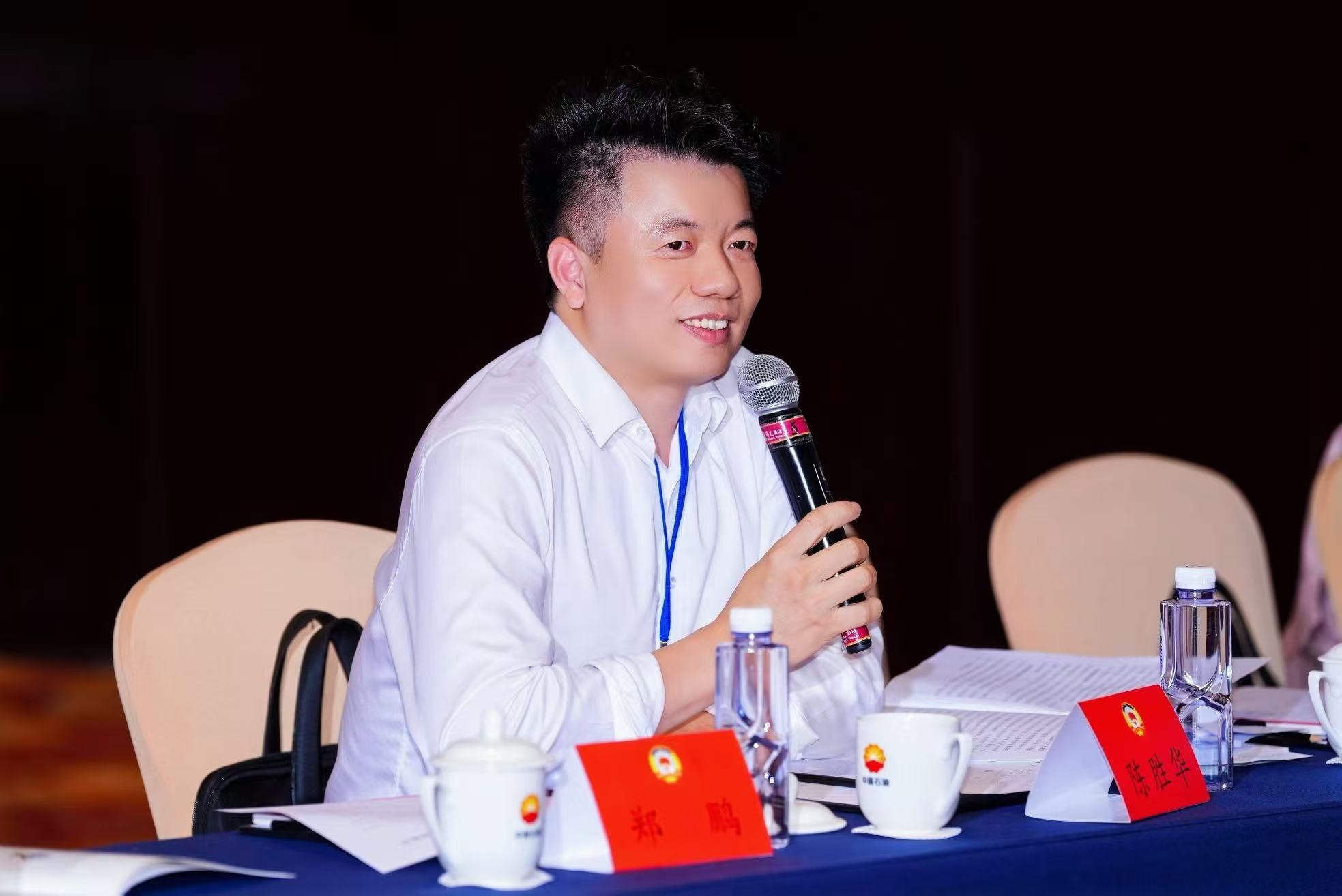 艺鸿装饰陈胜华先生连续三年荣获优秀政协委员称号(图2) 艺鸿装饰陈胜华先生连续三年荣获优秀政协委员称号(图2)